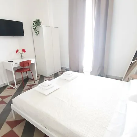 Domus 9 - Centro Apartment *
